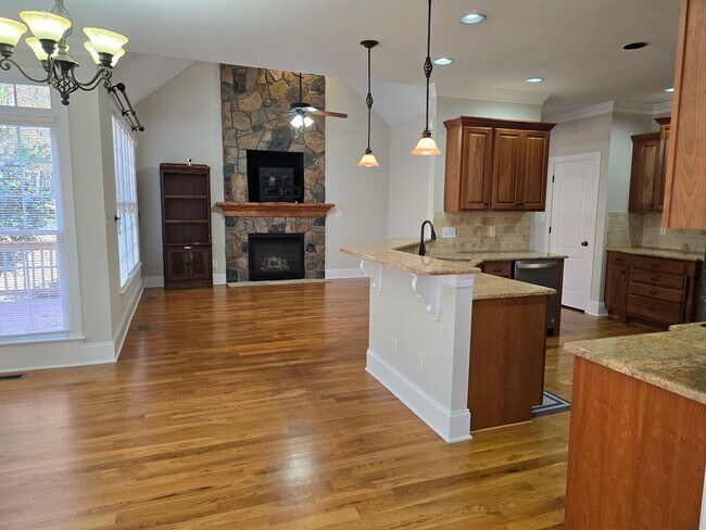 Building Photo - 3653 Pleasants Ridge Dr