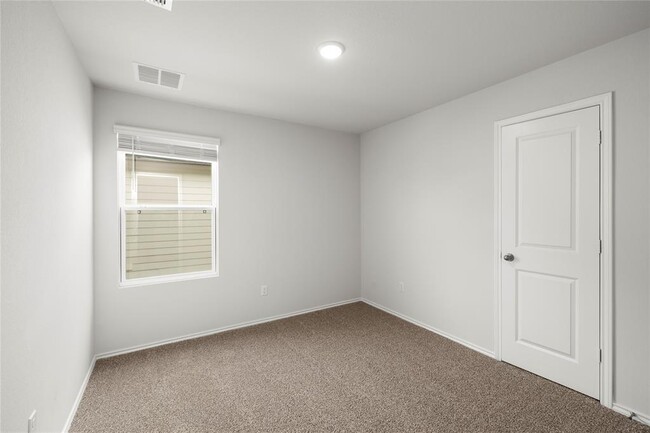 Building Photo - 206 Jackson Dr