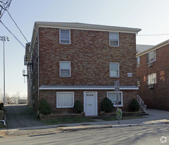 Building Photo - 440 Ridge Rd