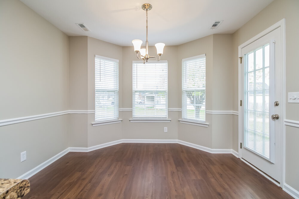 Building Photo - 2115 Montgomery Ln