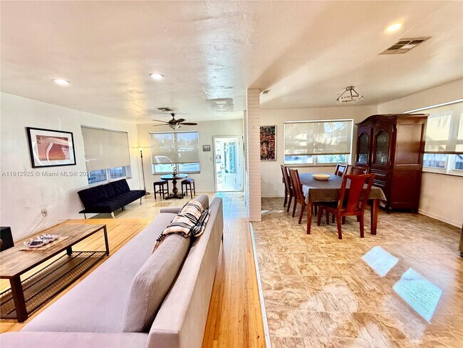 Building Photo - 45 SE 14th St