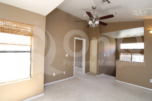 Building Photo - 710 S St Martin Dr