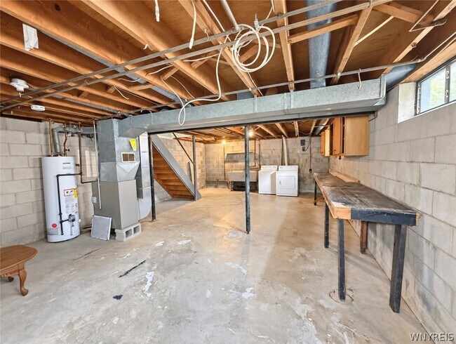 Building Photo - 220 Garden Pkwy