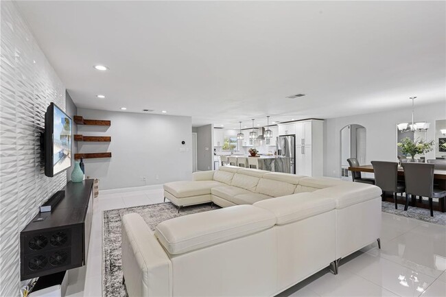 Building Photo - 10303 Lollipop Ln