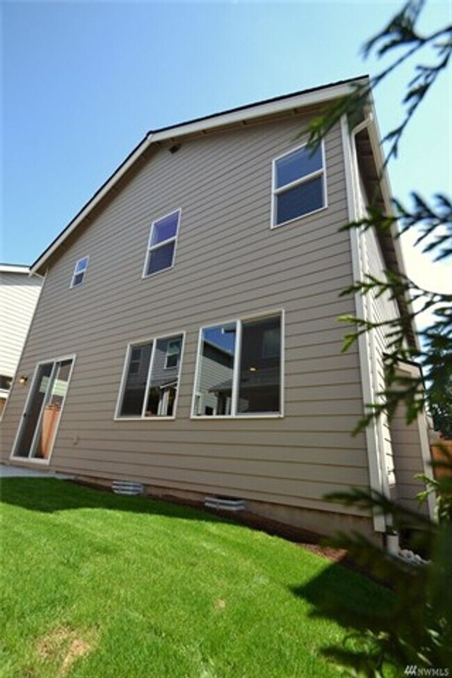 Building Photo - 19414 Meridian Dr SE