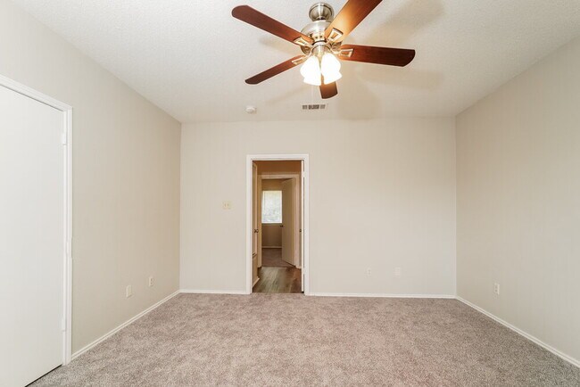 Building Photo - 14910 Eagle Run