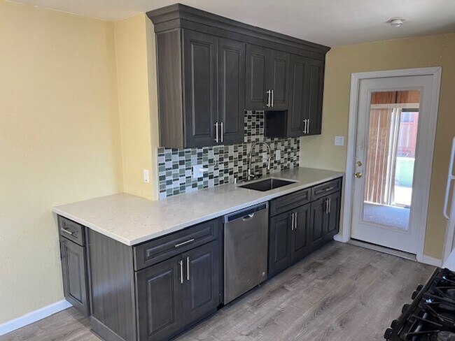 Building Photo - 3 Bedroom San Pablo Home in Tara Hills