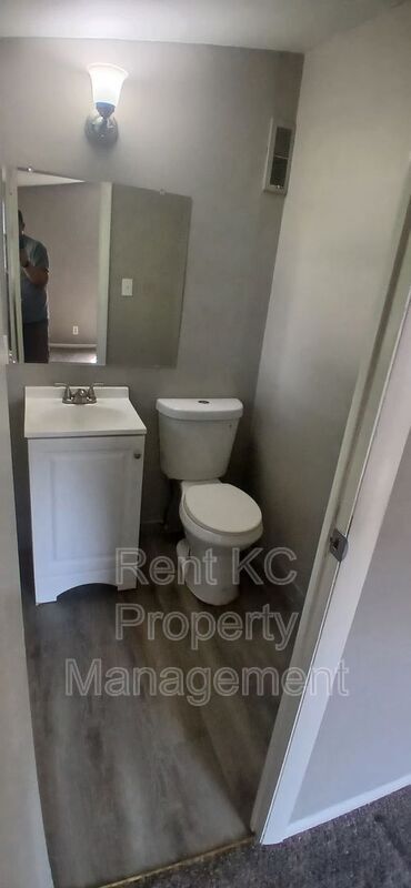 Building Photo - 412 N Cochise Dr