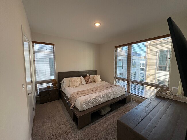 Building Photo - 7304 Pk Pl Ct