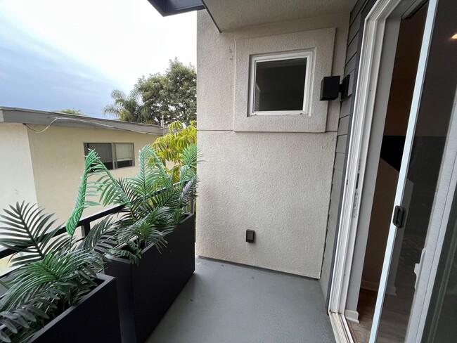 Building Photo - 2 Bed 2.5 Bath 1,423 Sq. Ft. Luxury Coastal Condo with Ocean View Deck