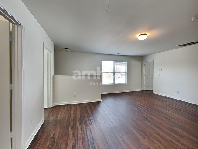 Building Photo - 2010 Blue Stream Ln