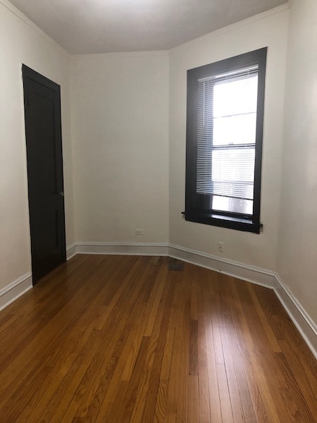 Building Photo - 1032 W Oakdale-2