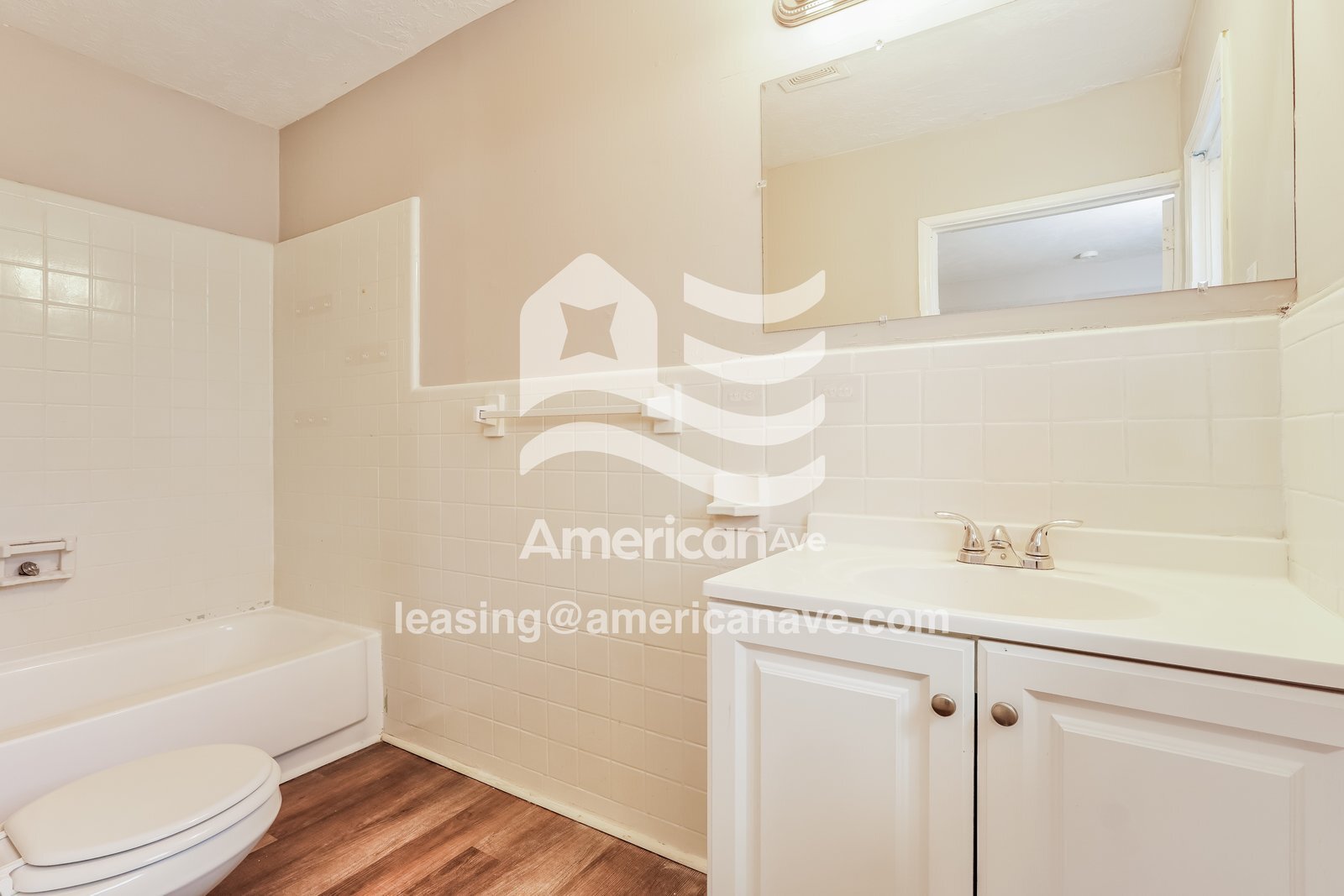 Building Photo - 664 Schroder Ave NE