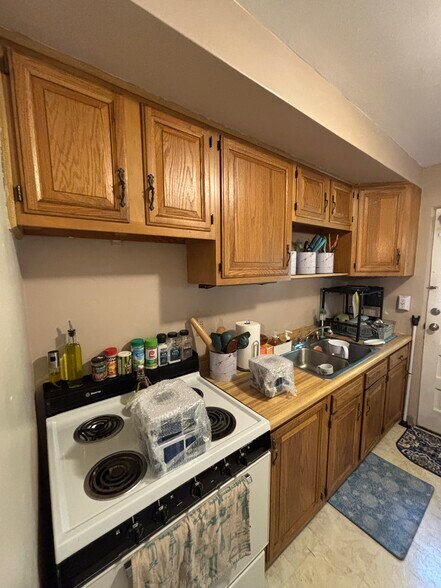 Building Photo - 417 Anawanda Ave