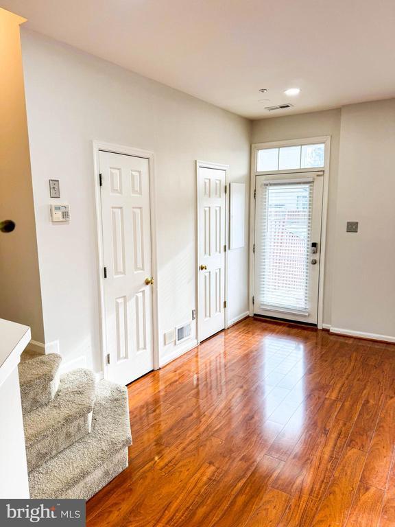 Building Photo - 5211 Duke Ct