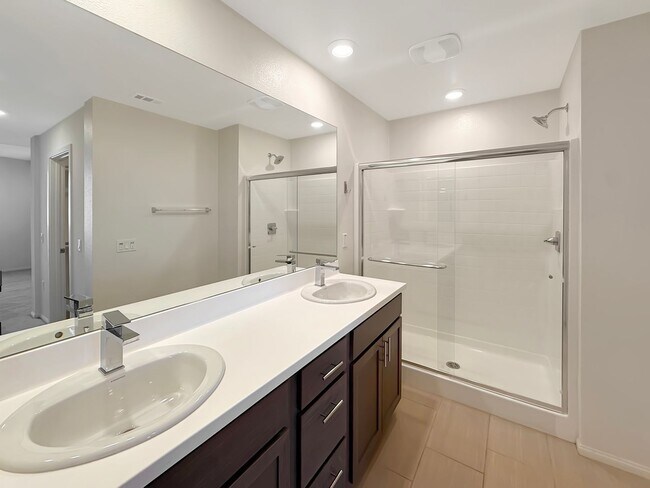 Building Photo - Spacious 4BR/3.5BA Townhome in Otay Ranch ...