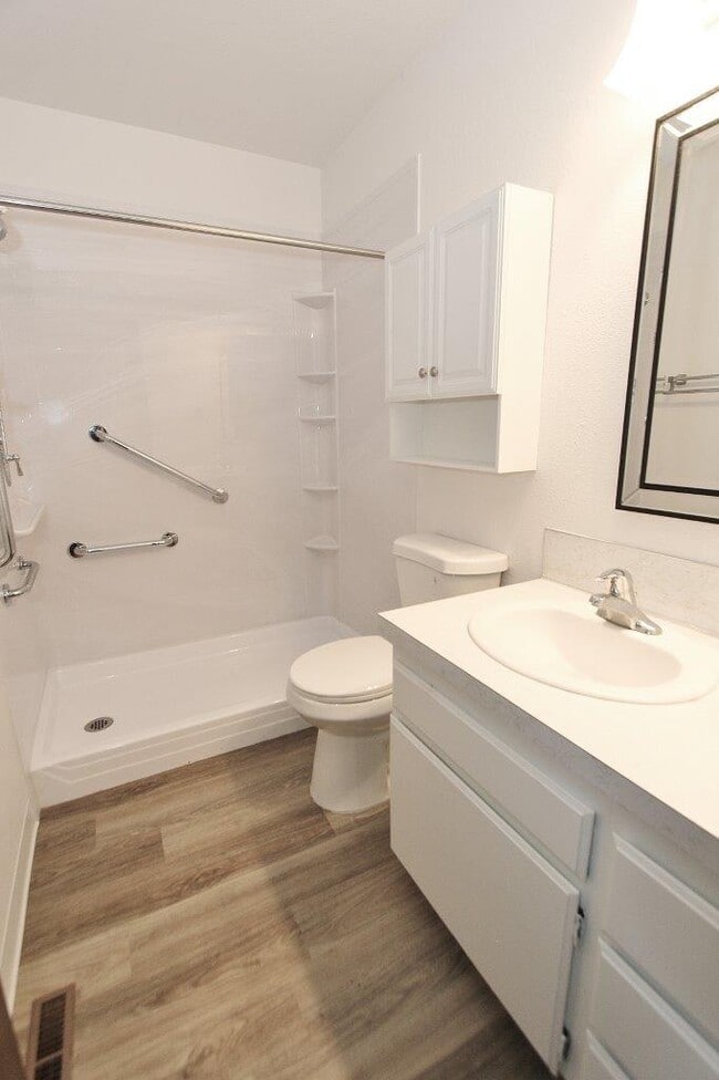 Building Photo - 2412 Robert Ave