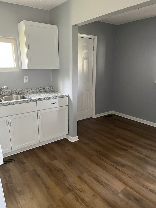 Building Photo - Newly Renovated Home in St. Albans