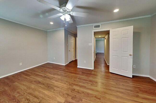 Building Photo - 3100 Fairgate Dr