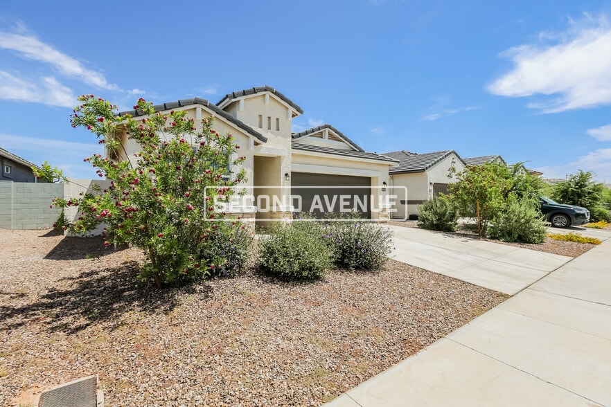 Building Photo - 18360 W Artemisa Ave