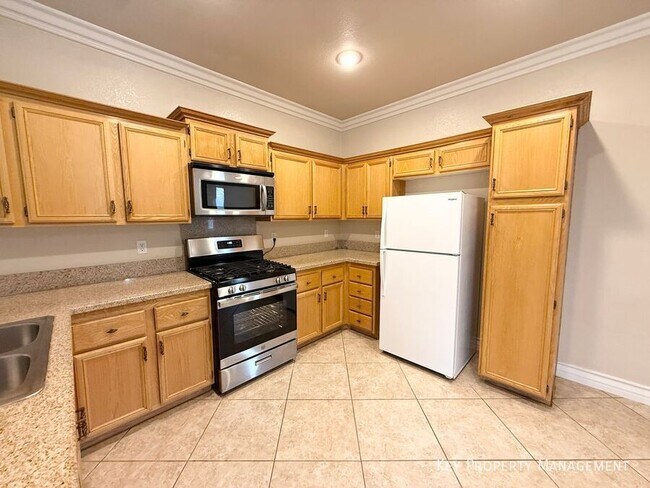 Building Photo - 10511 Broadhead-