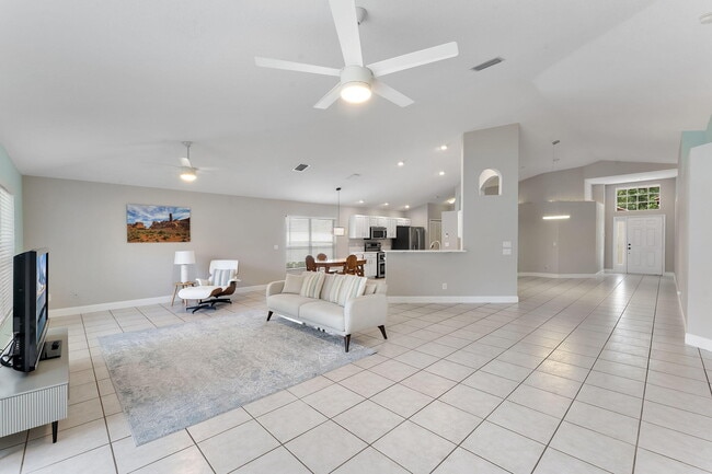 Building Photo - 981 Delray Lakes Dr