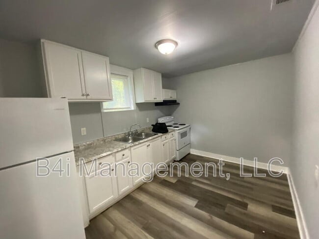 Primary Photo - 513 N 13th St