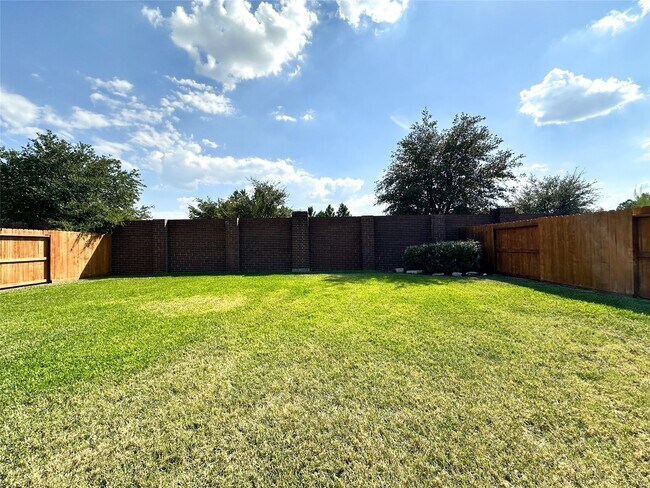 Building Photo - 6715 Chicoma St