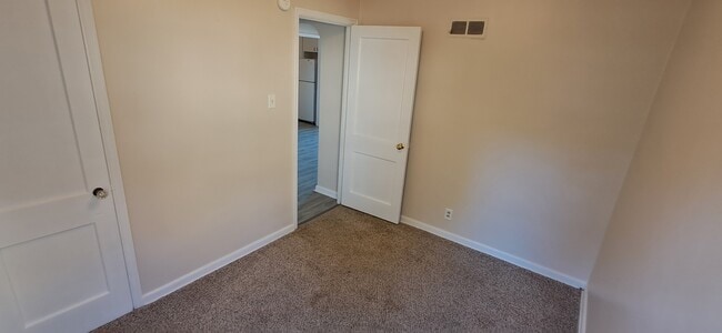 Building Photo - 1819 S 24th St