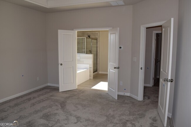 Building Photo - 533 Brighton Park Cir