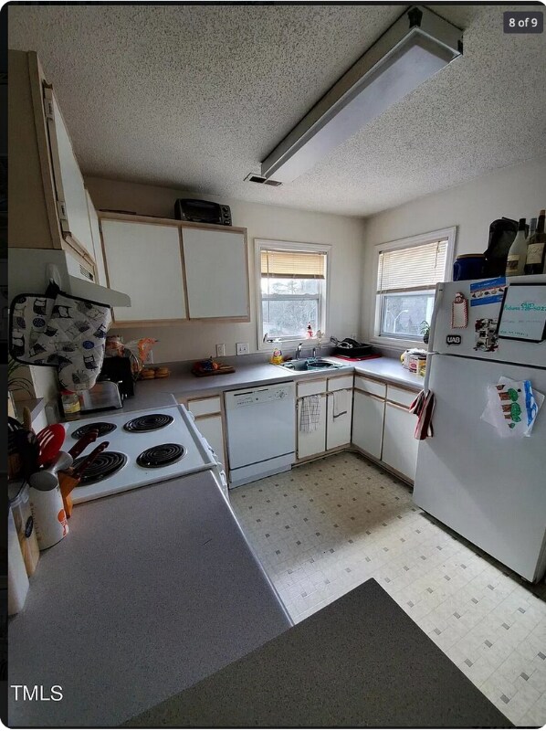 Building Photo - 1420 Collegiate Cir