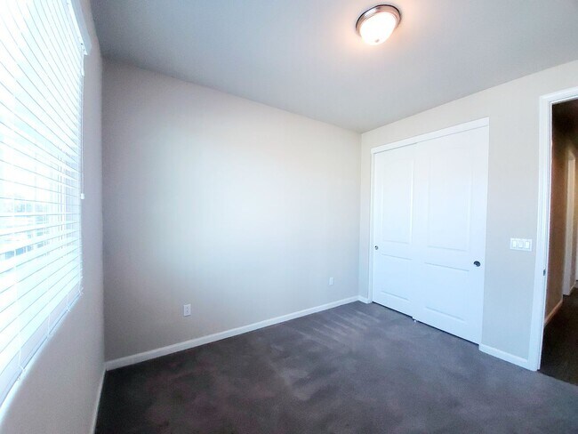Building Photo - 618 Montage Cir