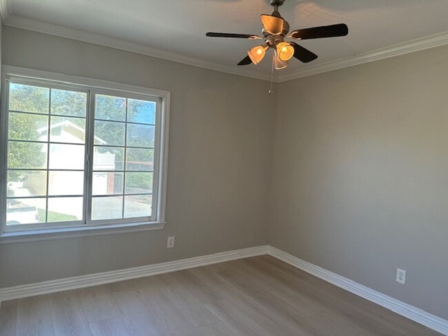 Building Photo - Stunning Newbury Park Home in model condit...