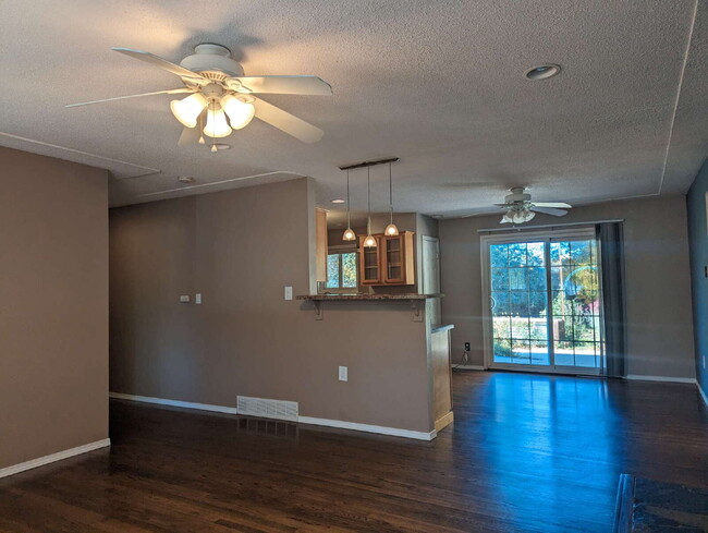 Building Photo - Great ranch home in the heart of Longmont!