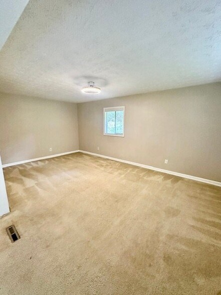 Building Photo - 10178 Top Tree Ct