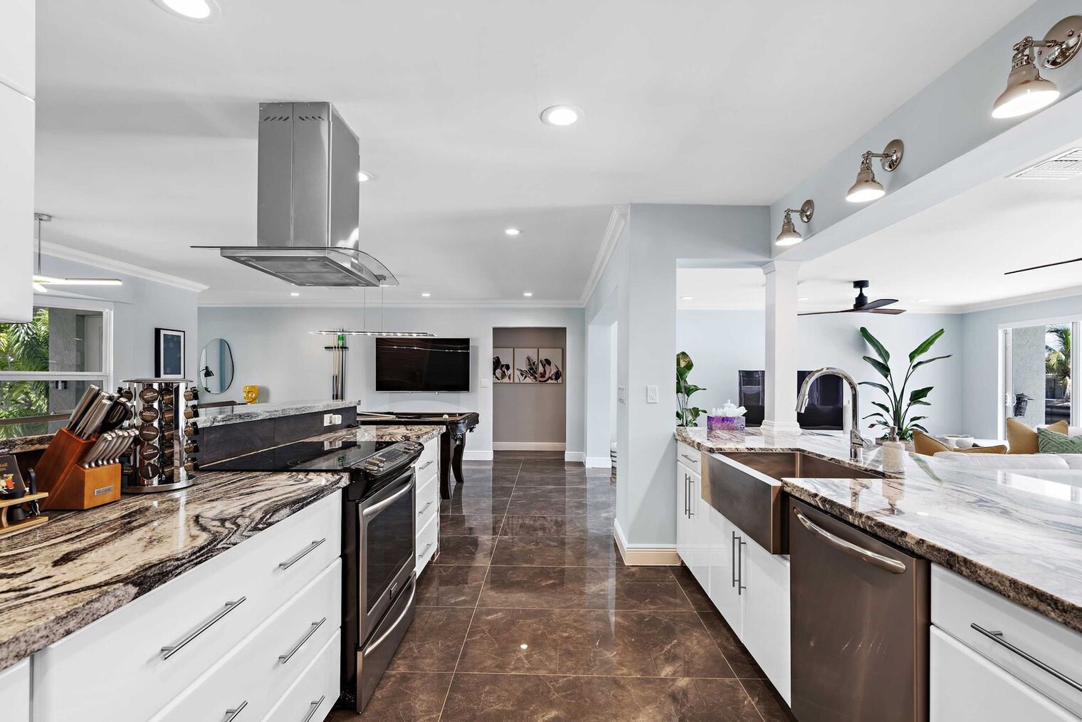 Building Photo - 2001 NW 36th St