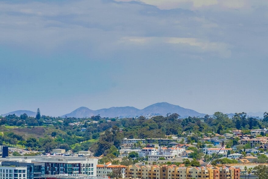 Building Photo - 321 10th Ave