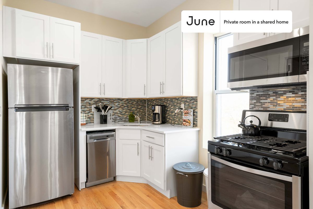 Building Photo - Cute Private ROOM with Bathroom in Bedford-Stuyvesant