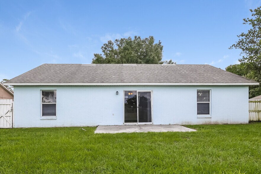 Building Photo - 2740 Settlers Trail