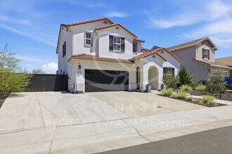 Building Photo - Breathtaking 4-bedroom, 3-bathroom home | Twelve Bridges