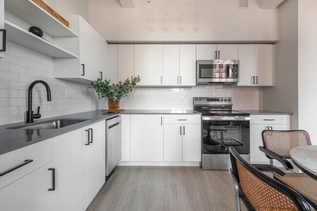 Building Photo - Essex Street Lofts