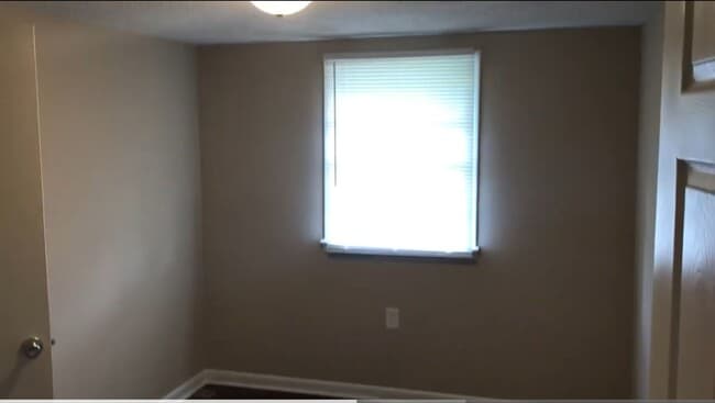 Building Photo - Nice 3 bedroom 1 bath in heart of Woodbury