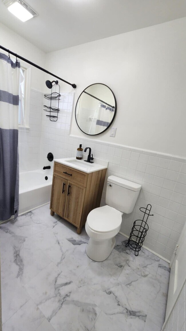 Building Photo - Furnished Rental