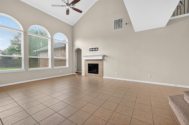 Building Photo - 11002 Kirker Ln