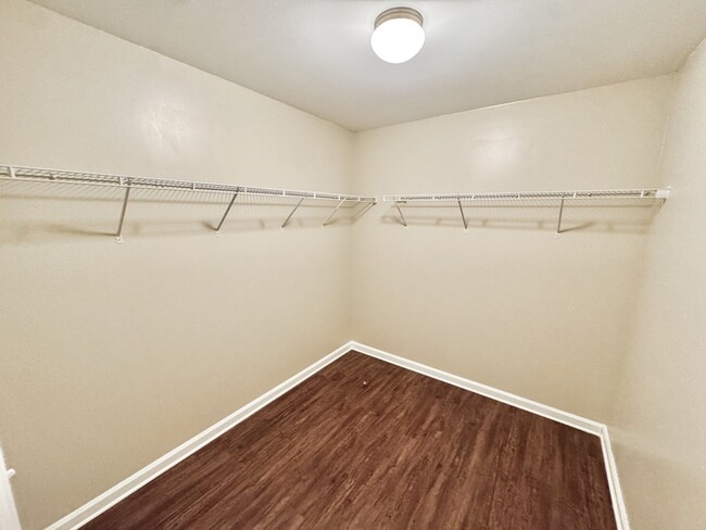 Building Photo - 5626 Tulip Tree Dr