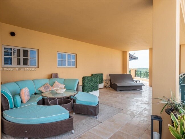 Building Photo - 3415 N Ocean Dr