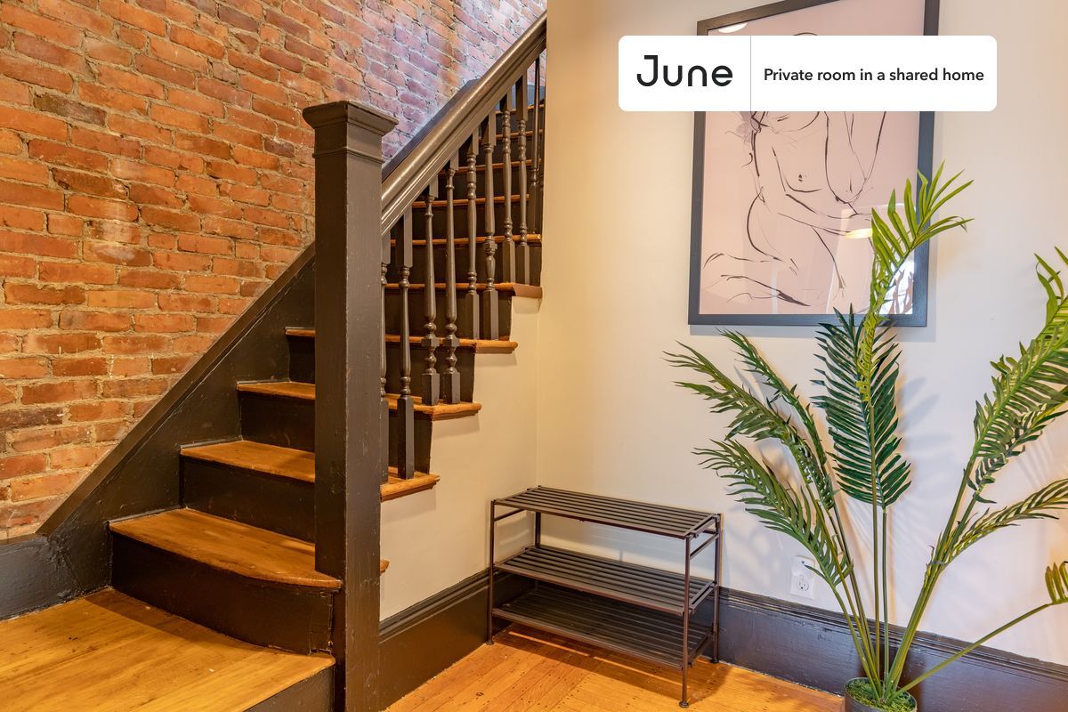 Building Photo - Room in Shared 5 bed/2 bath home in Allston