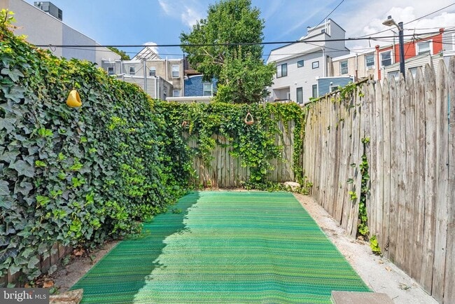 Building Photo - 1466 E Wilt St