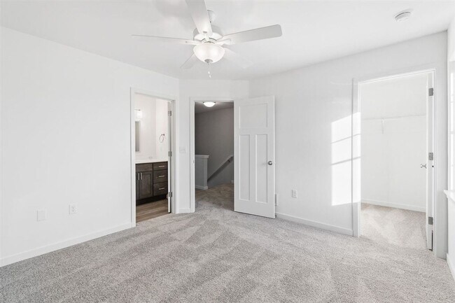 Building Photo - 624 Catherine Dr