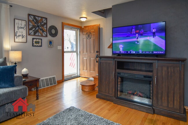 Building Photo - 1260 7th St